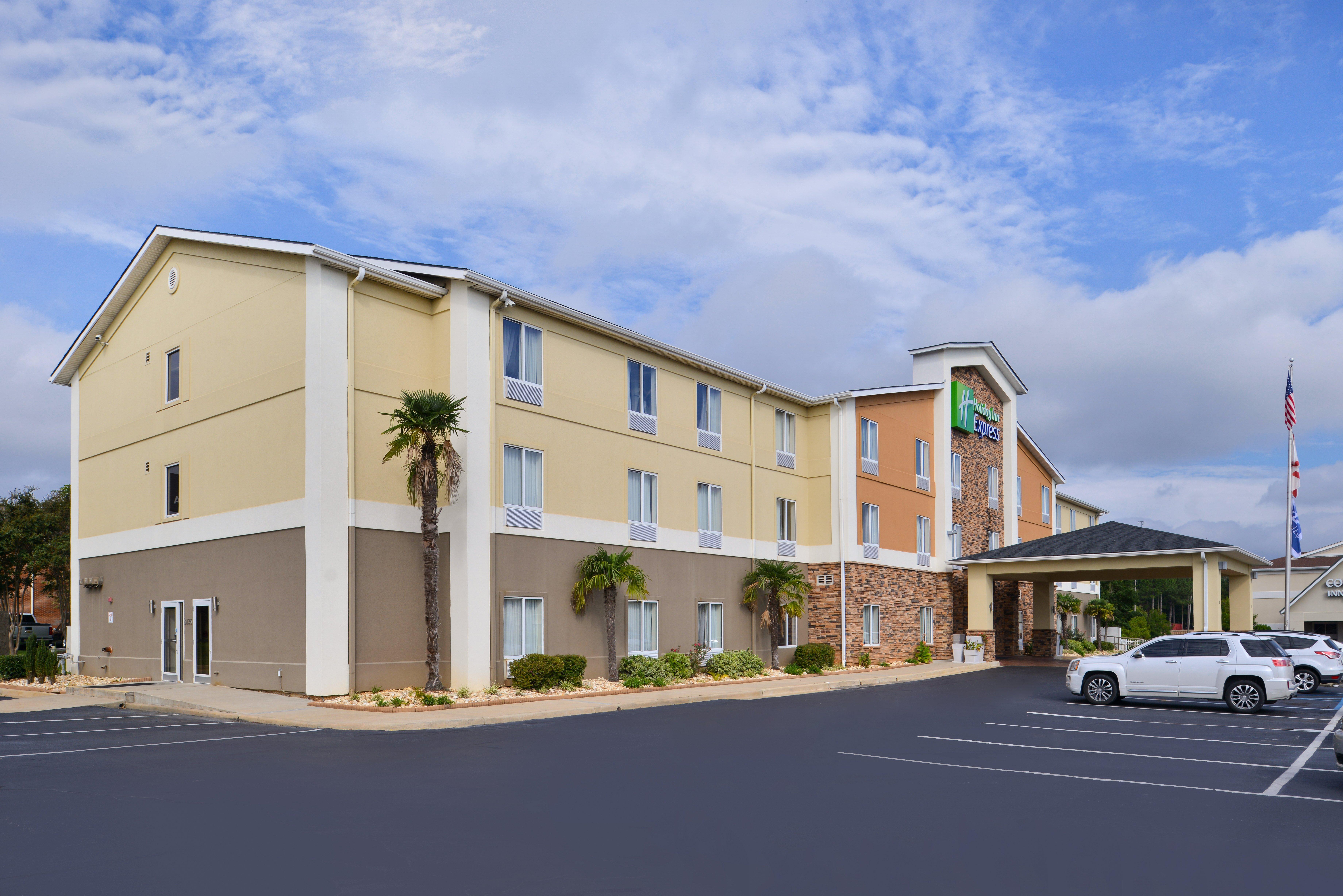 Holiday Inn Express Montgomery East I-85 By Ihg Екстериор снимка