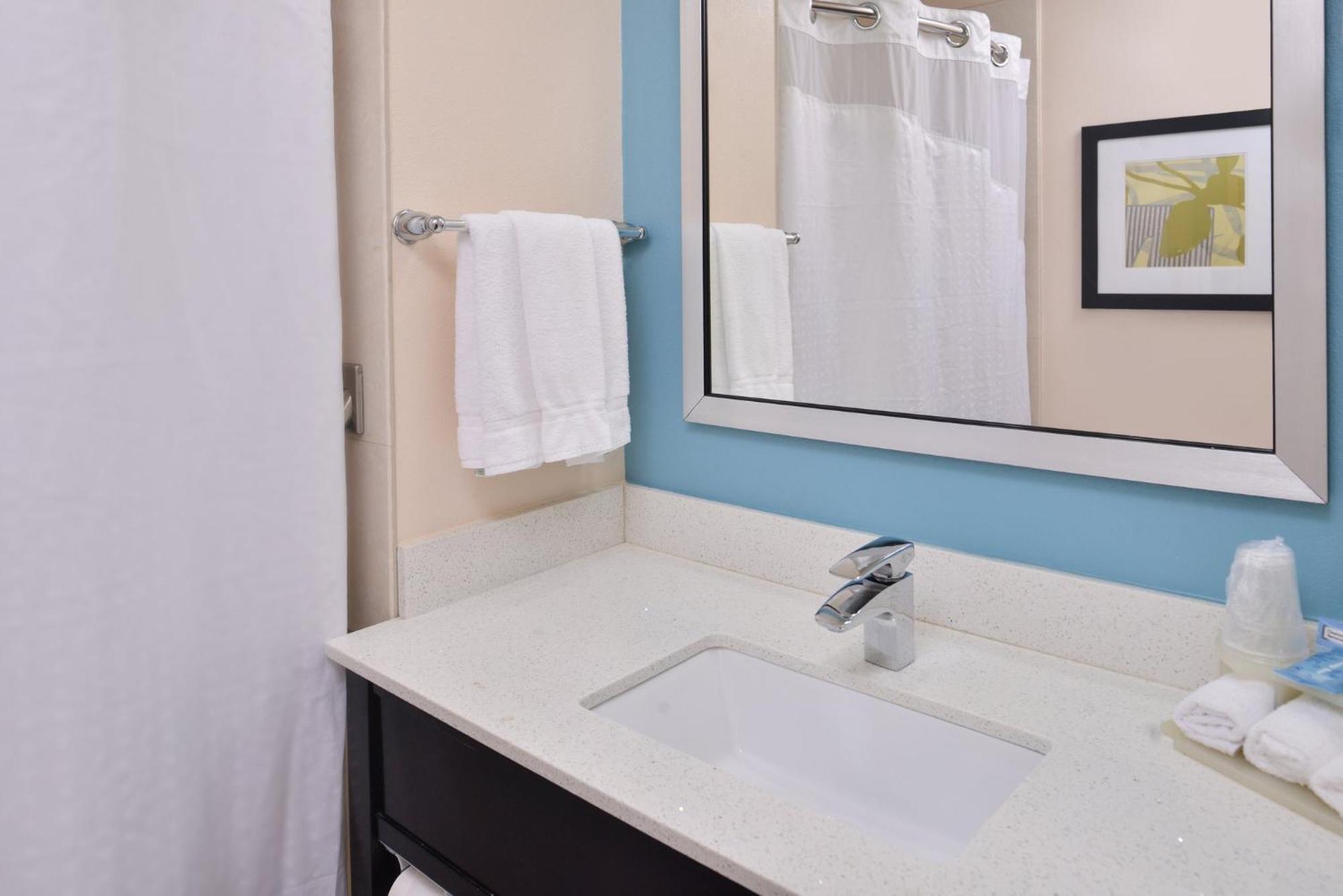 Holiday Inn Express Montgomery East I-85 By Ihg Екстериор снимка